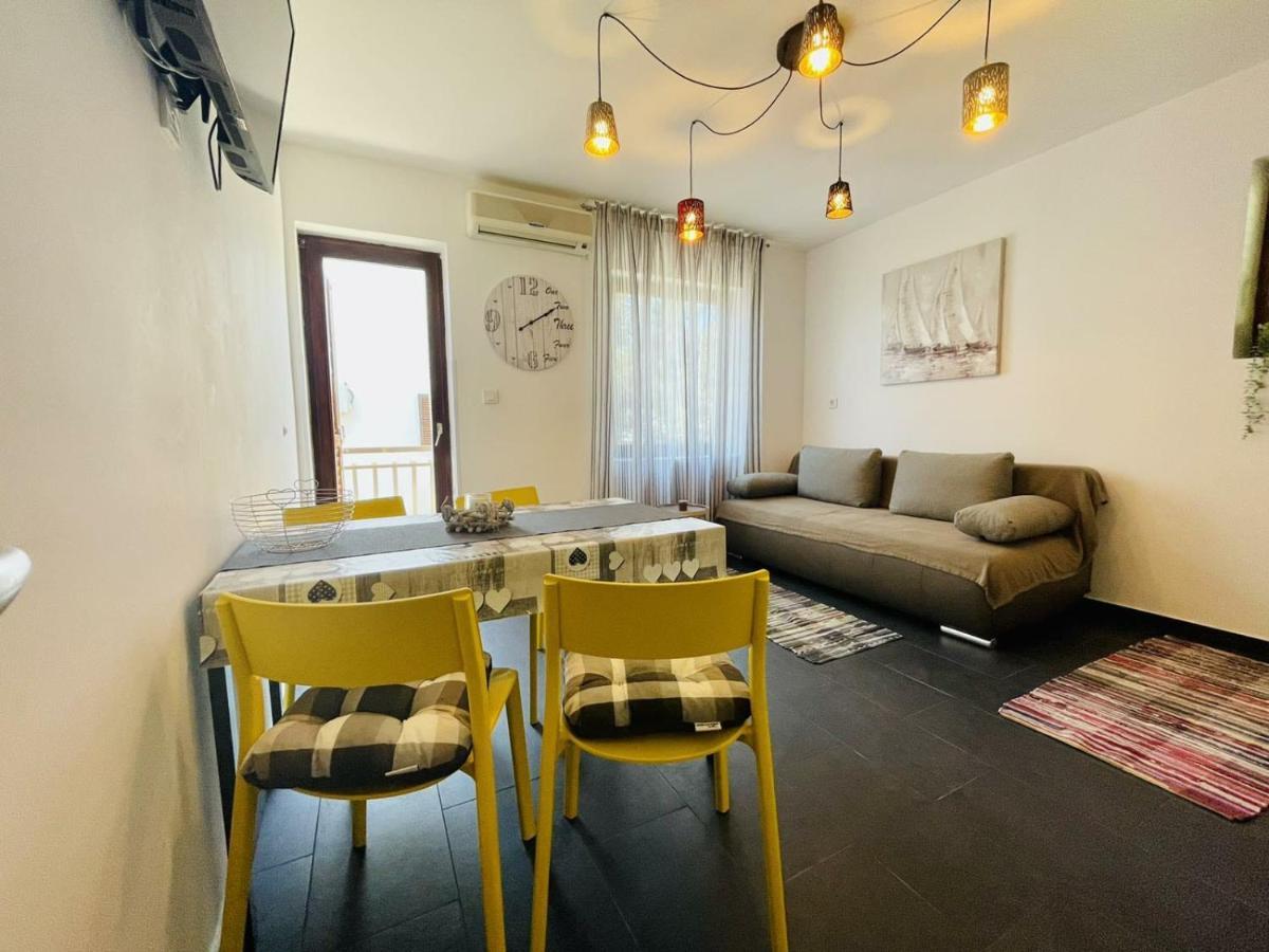 Vila Beleca Krk - Apartments Rest & Sea Krk Town Extérieur photo