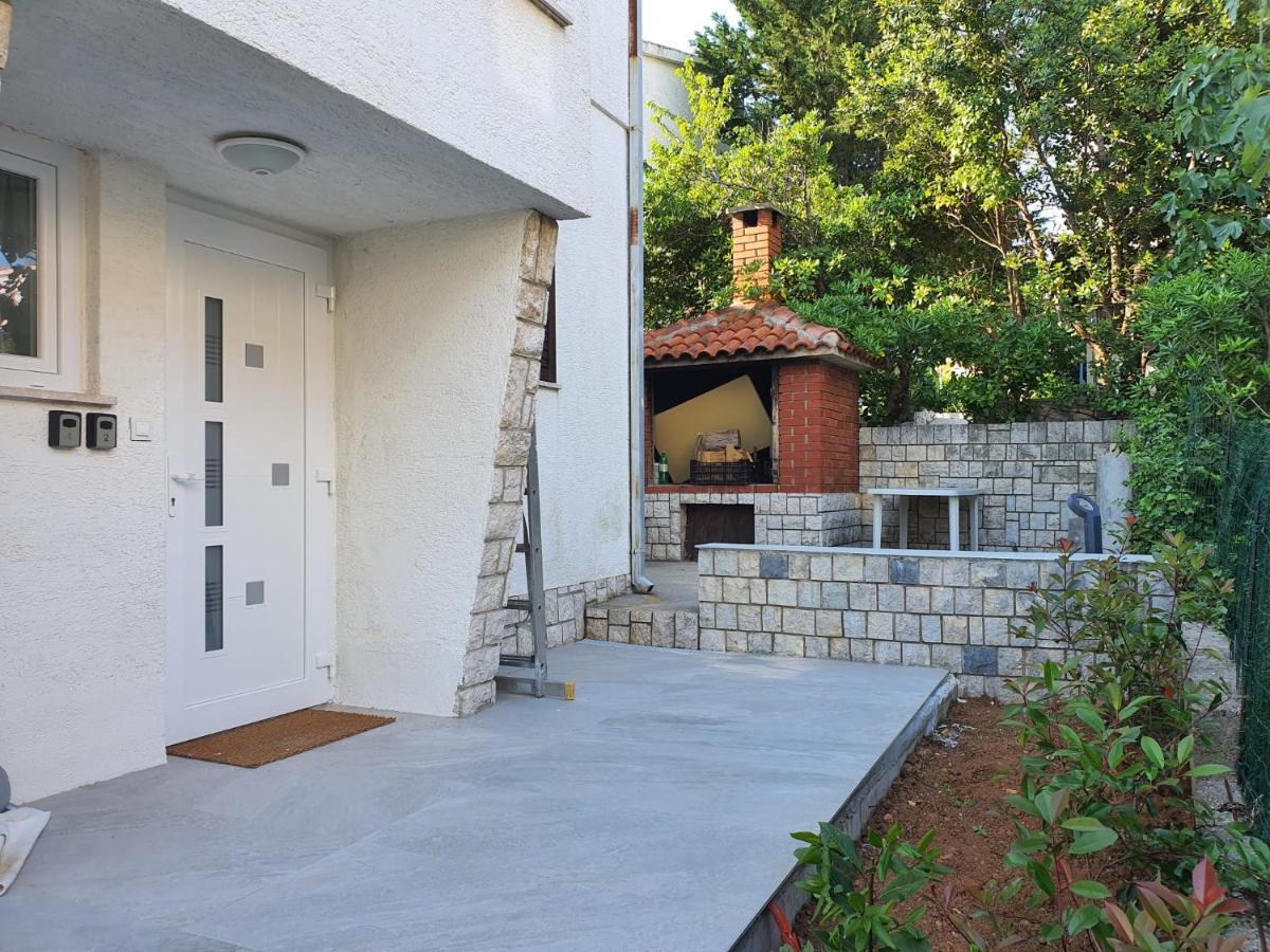 Vila Beleca Krk - Apartments Rest & Sea Krk Town Extérieur photo
